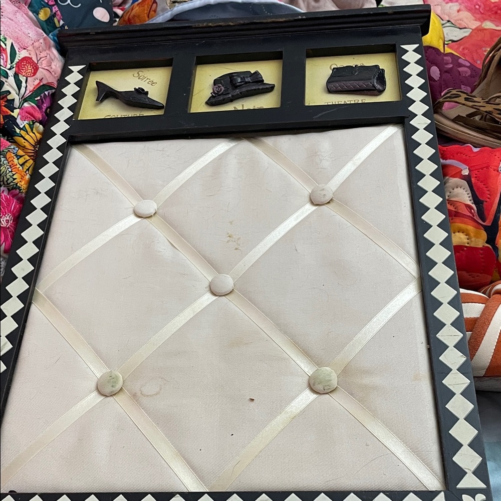 Black and Cream Wall Organizer